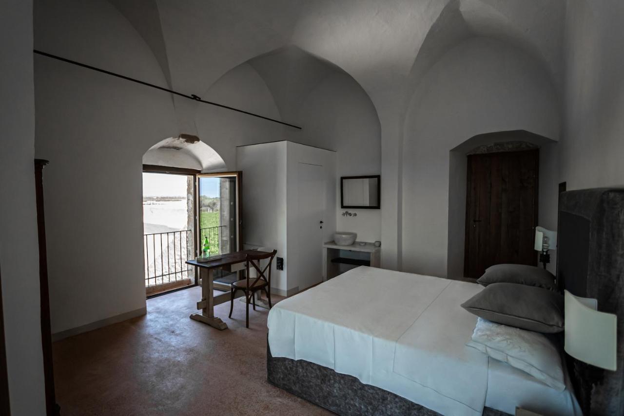 Masseria Torleanzi Wine Relais San Pietro Vernotico Exterior photo