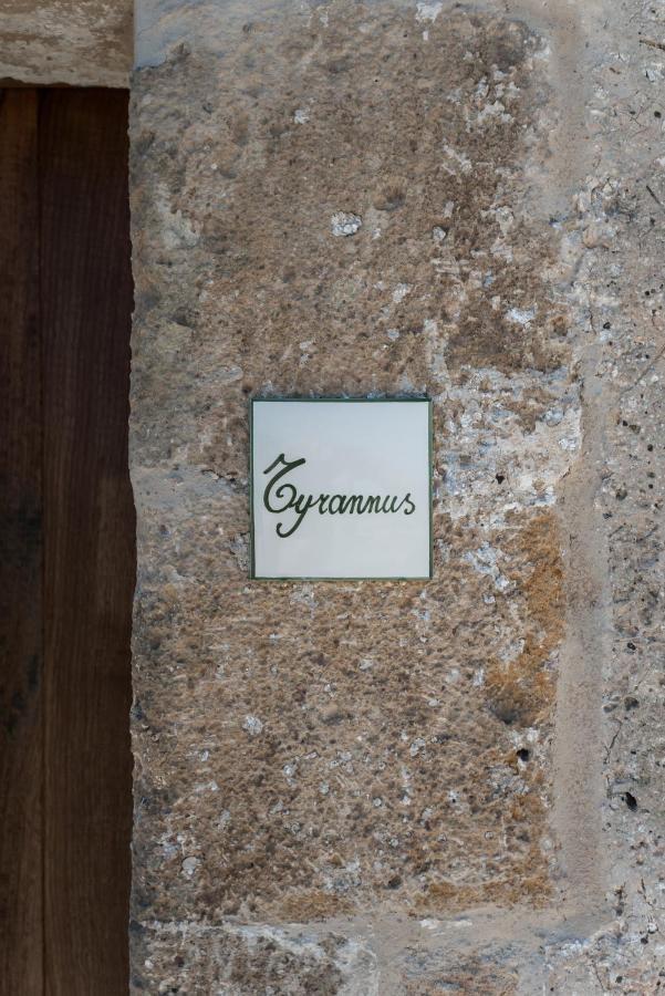 Masseria Torleanzi Wine Relais San Pietro Vernotico Exterior photo